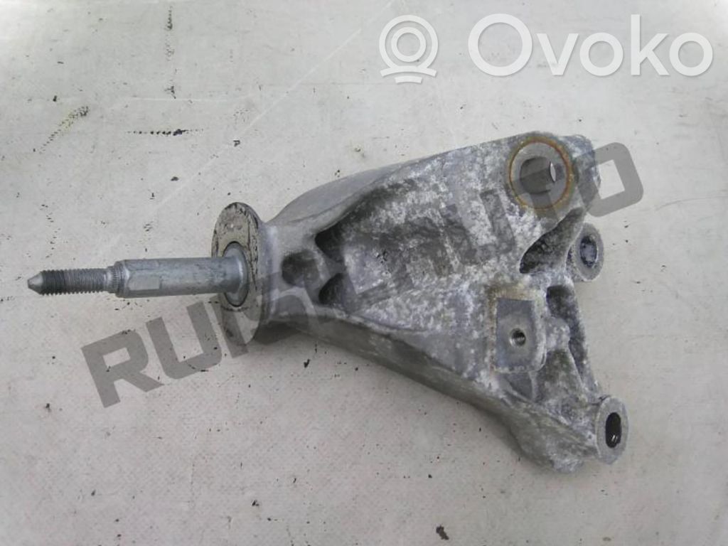 Renault Zoe Engine mount bracket 