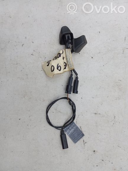 Priekšējā loga stikls   6928635