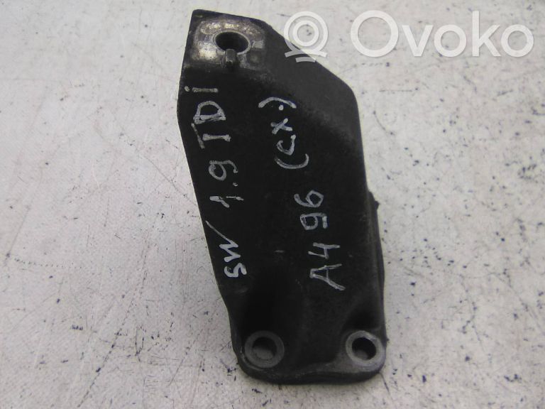 Engine mount bracket   8D0399113L