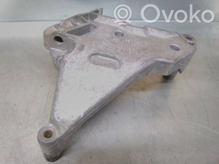 Engine mount bracket