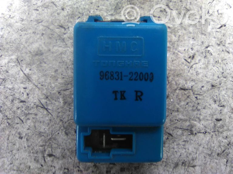 Hyundai Accent Interruptor de control multifunción 