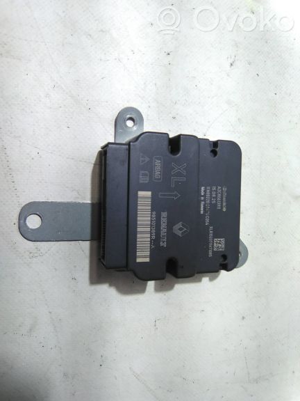 Renault Clio IV Unitate/modul de comandă airbaguri 