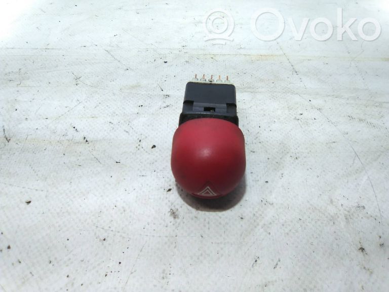 Botón interruptor de luz de peligro   822444