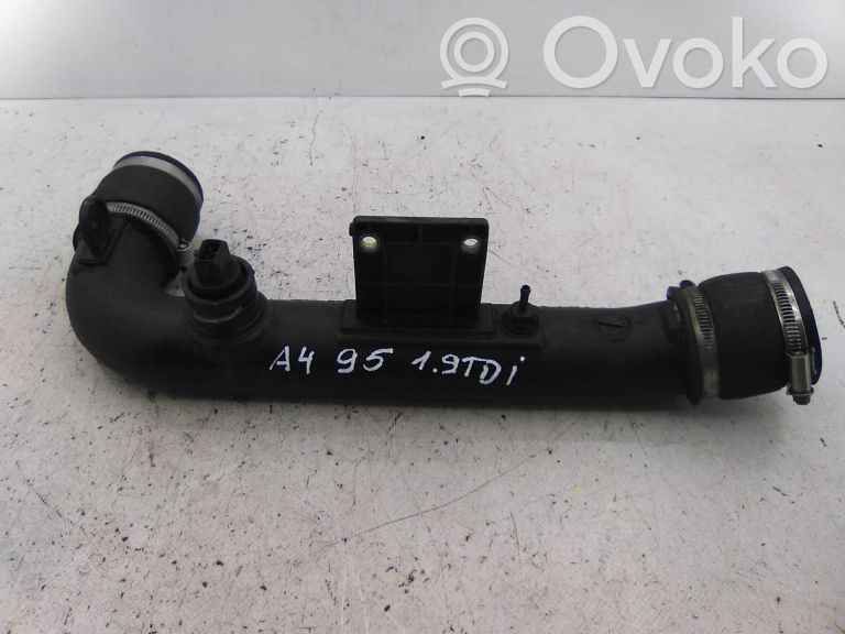 Audi A4 S4 B5 8D Furtun/conductă intercooler 