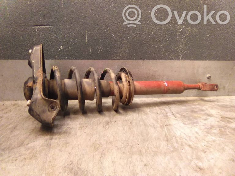 Audi A4 S4 B5 8D Etuiskunvaimentimen vaimennuskumi 