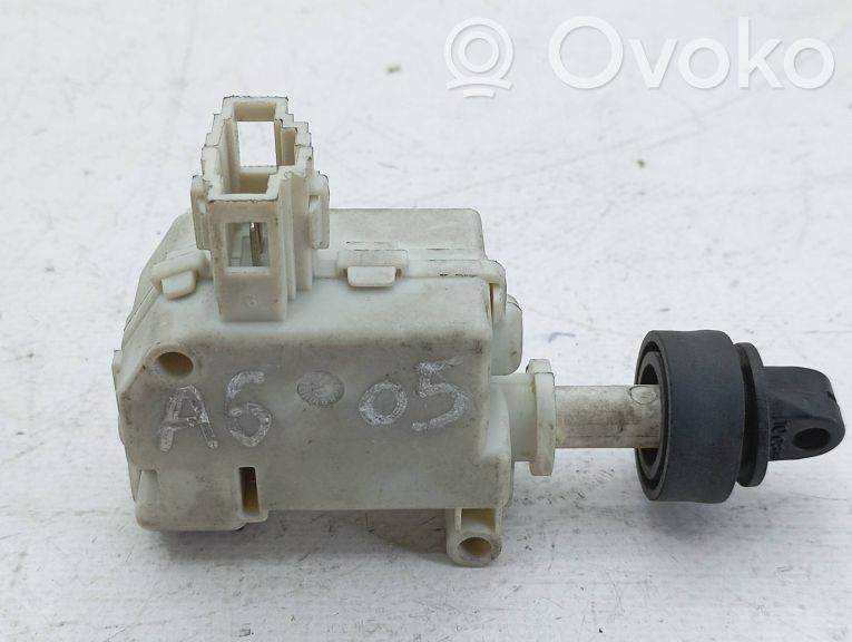 Audi A6 S6 C6 4F Motorino del tappo del serbatoio del carburante