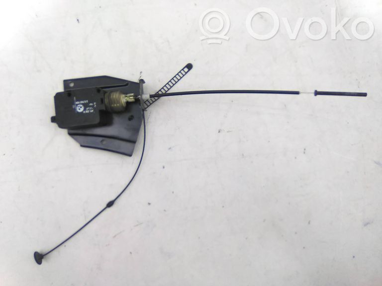 Stellmotor Tankdeckel Tankklappe   67118352168