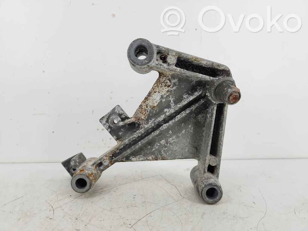 Renault Clio II Soporte de la caja de cambios 