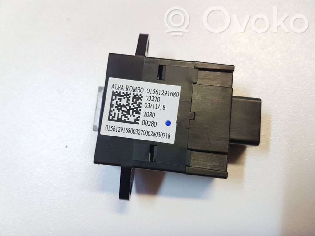 Alfa Romeo Giulia Enchufe conector USB 