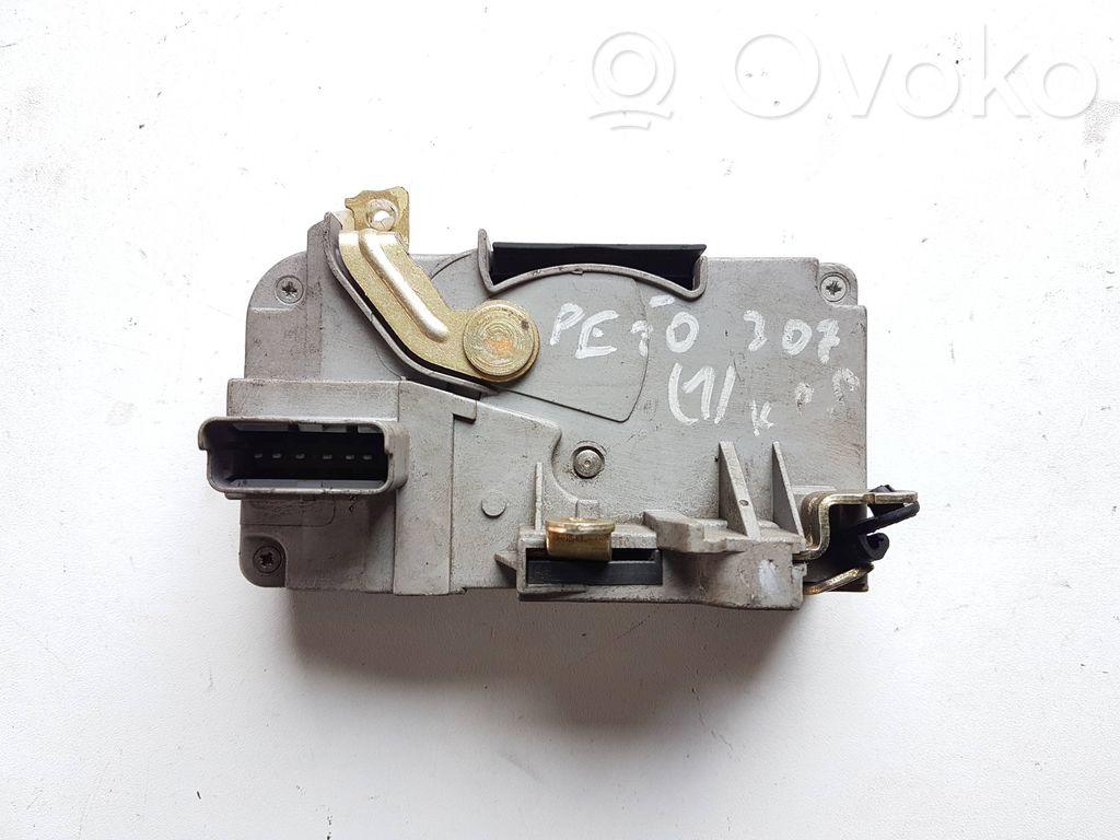 Peugeot 307 Zamek drzwi przednich 
