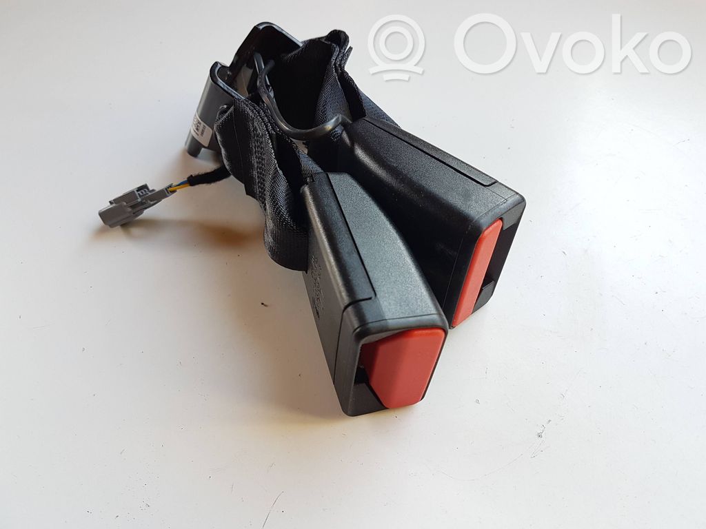 Renault Arkana Middle seatbelt buckle (rear) 