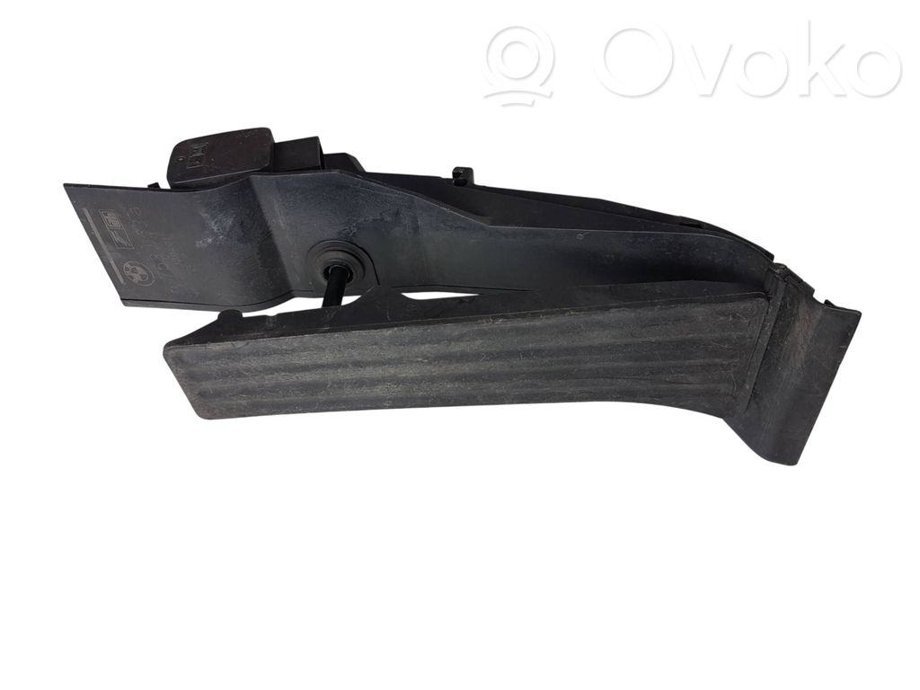 Pedale dell’acceleratore   6753053