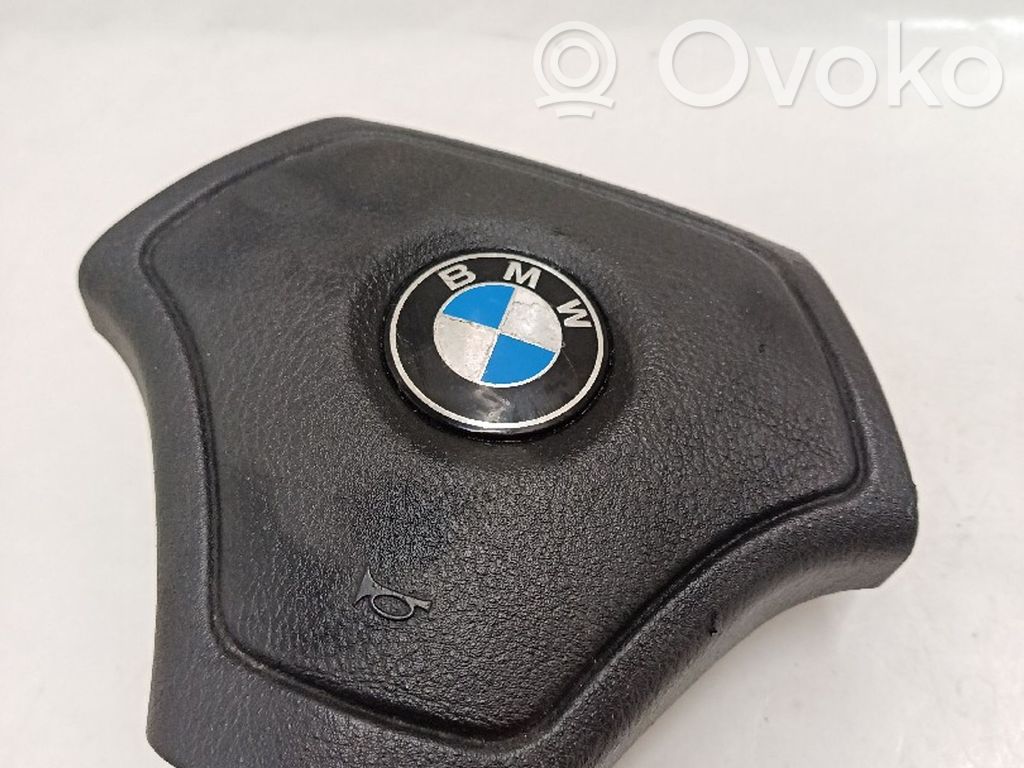 Steering wheel airbag   3310957675