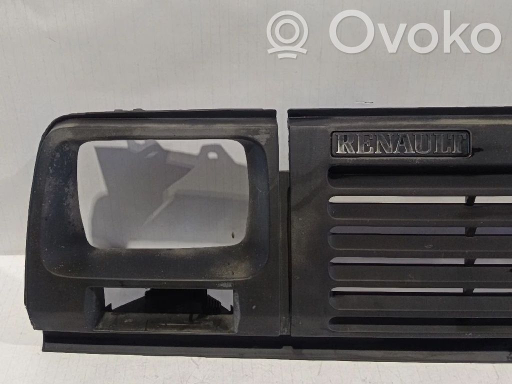 Front grill   7700760900