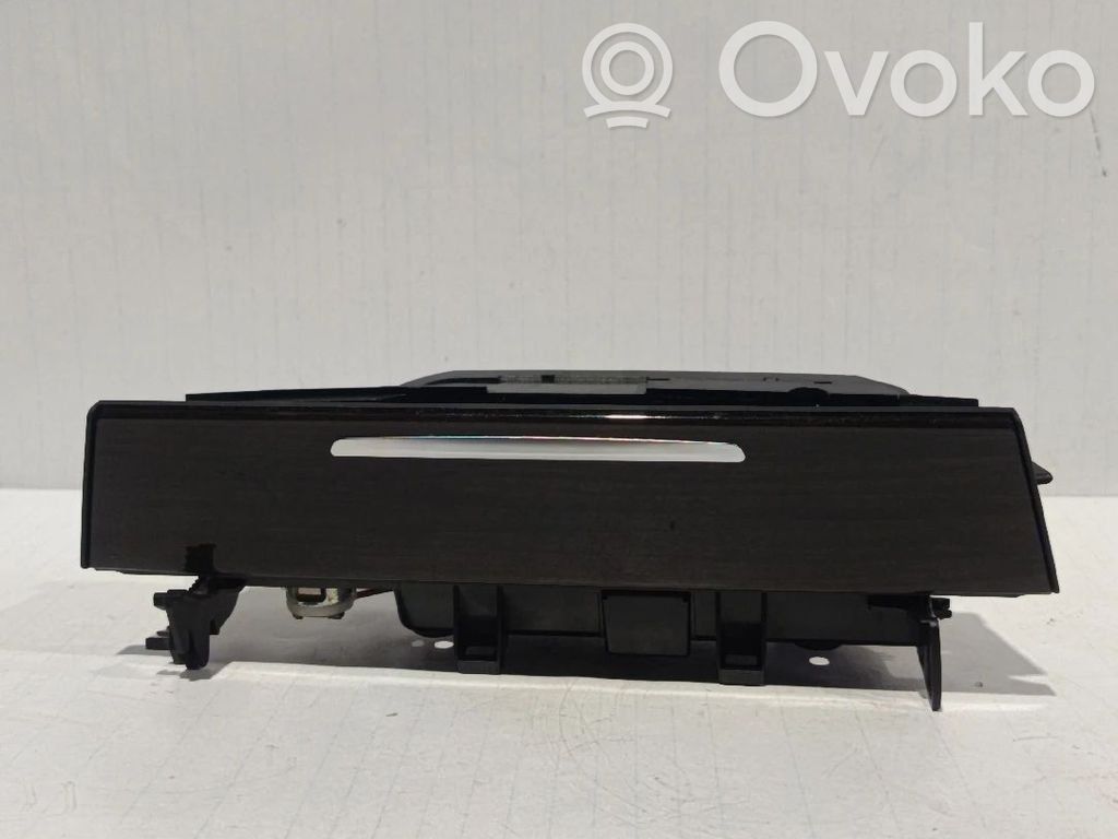 BMW 7 F01 F02 F03 F04 Scrumieră 