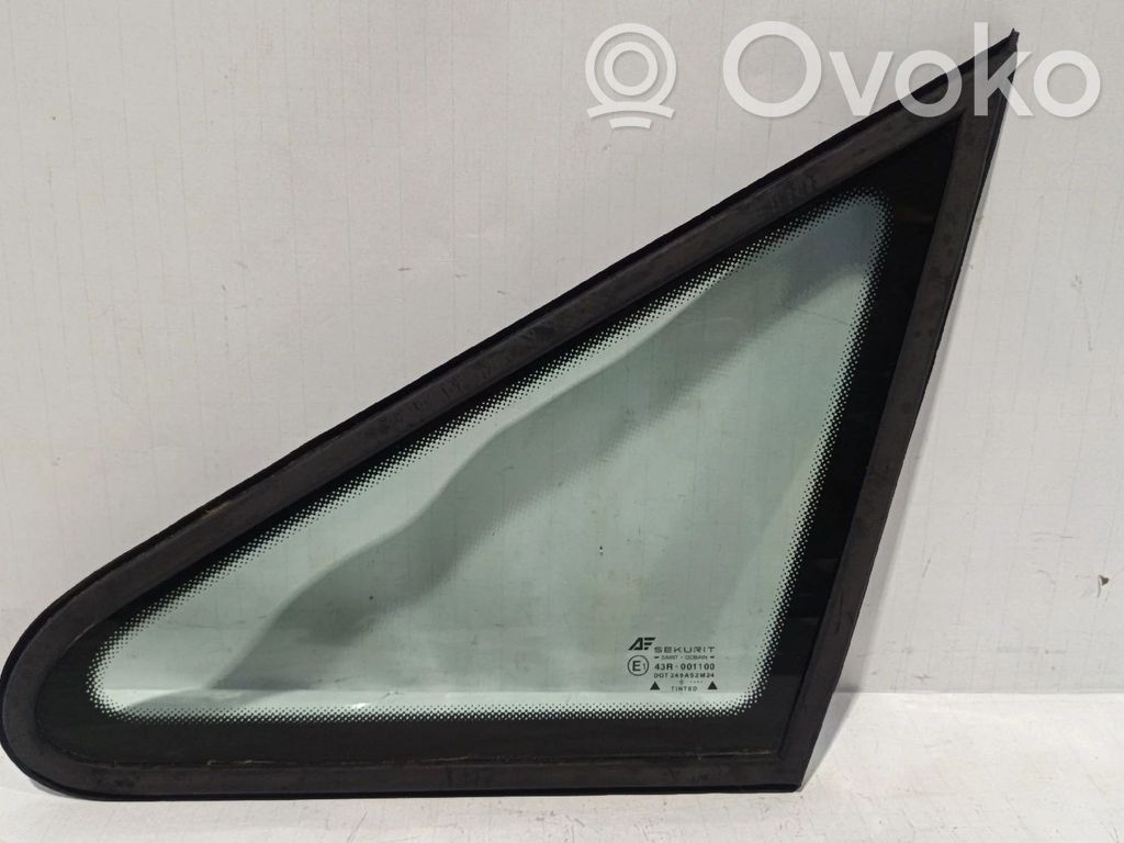 Front triangle window/glass   43R001100