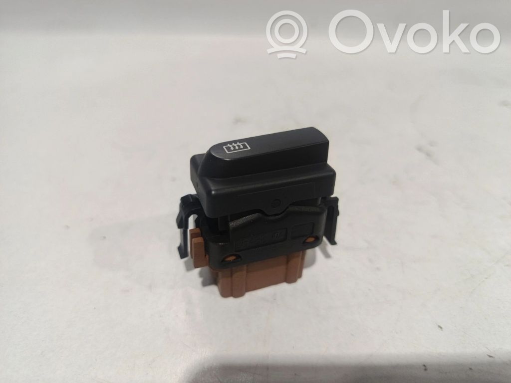 Windscreen/window heater switch   060037A