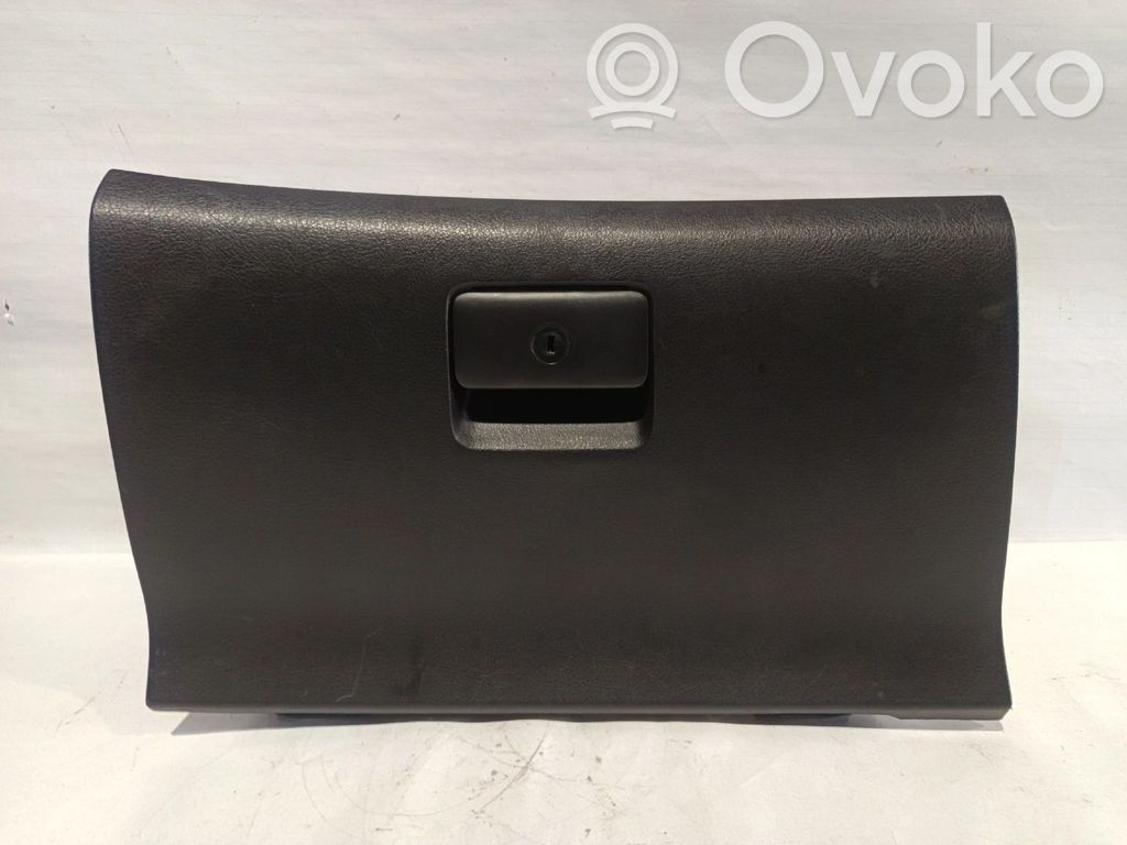 Peugeot 307 Glove box 