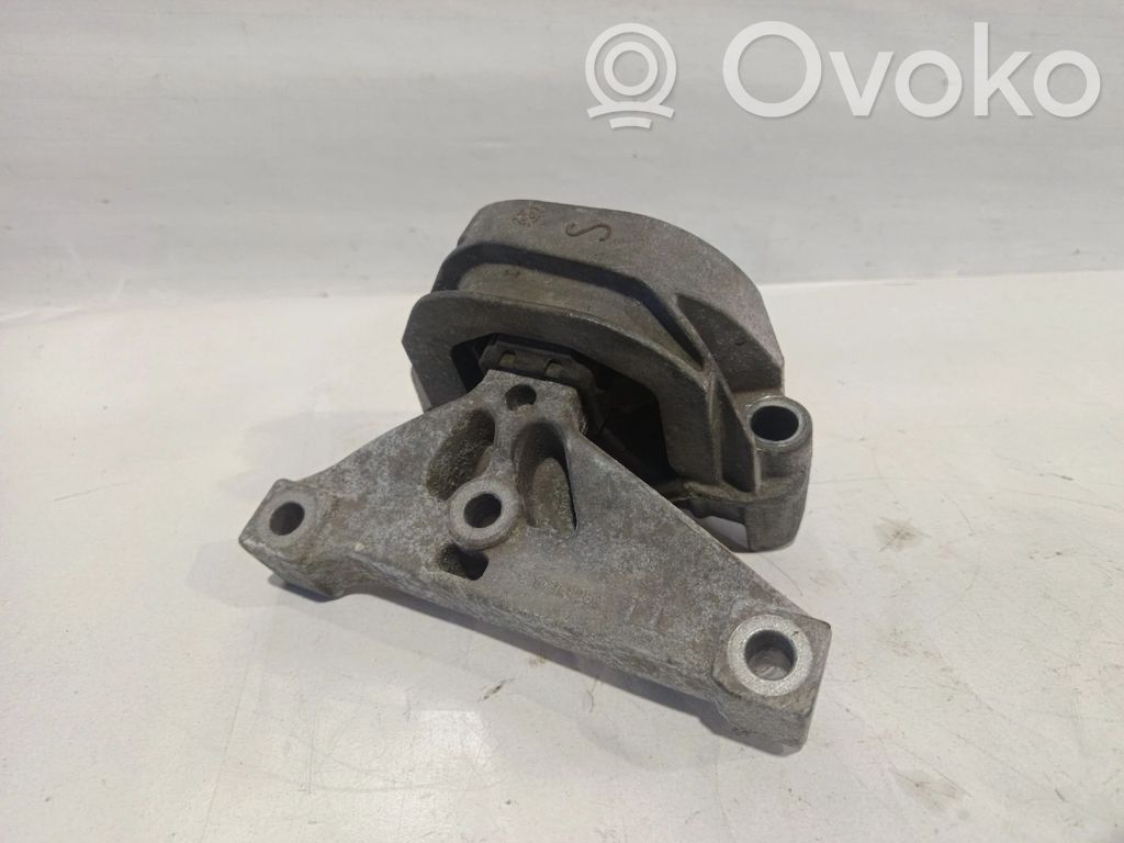 Citroen C3 Engine mount bracket 