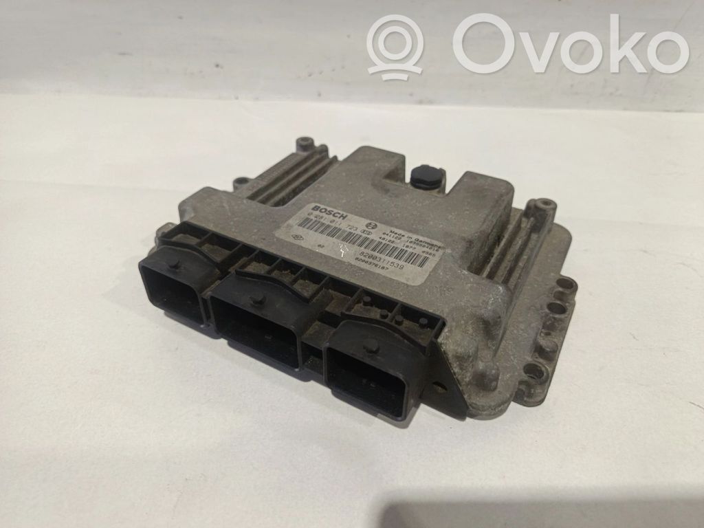 Unidad de control/módulo del motor   8200311539,0281011723,1039S04016,8200376187
