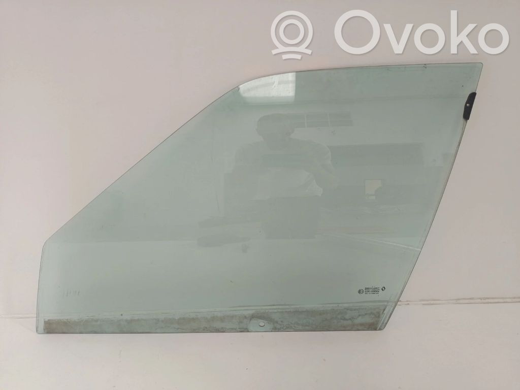 Renault 19 Front door window glass four-door 