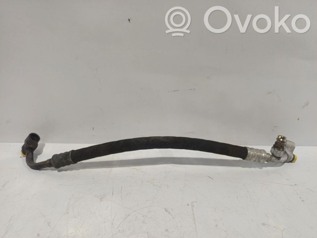 BMW 3 E46 Ilmastointilaitteen putki (A/C) 