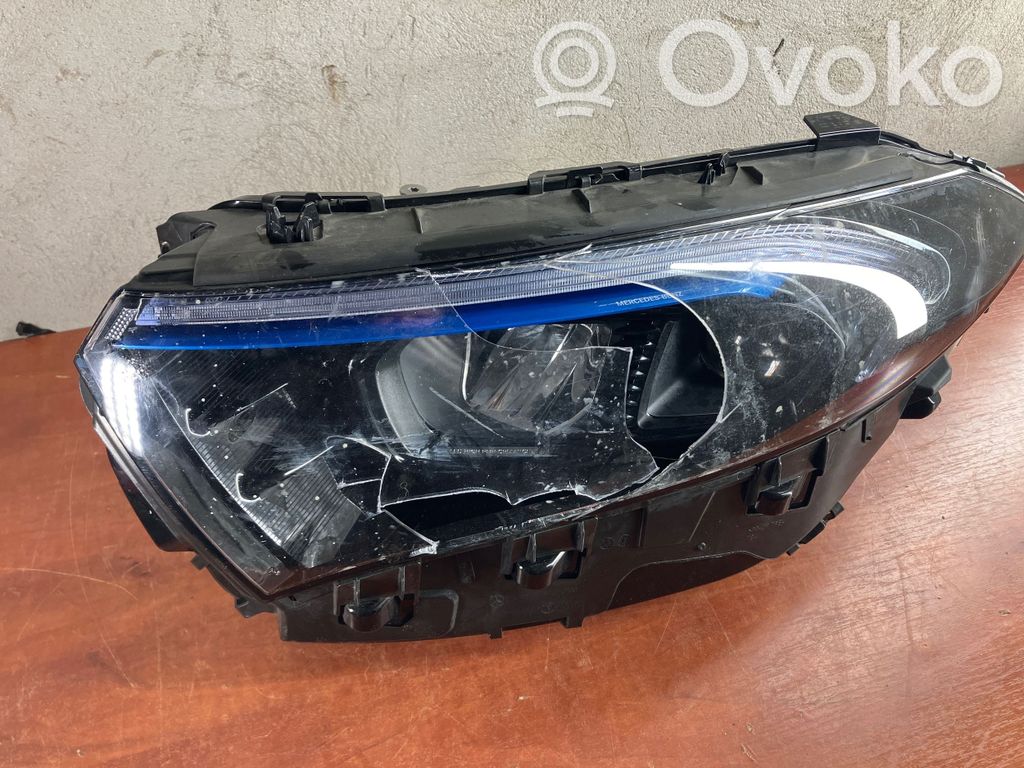 Lampa przednia   A2439068900,01577901,91577901,5ZGS004