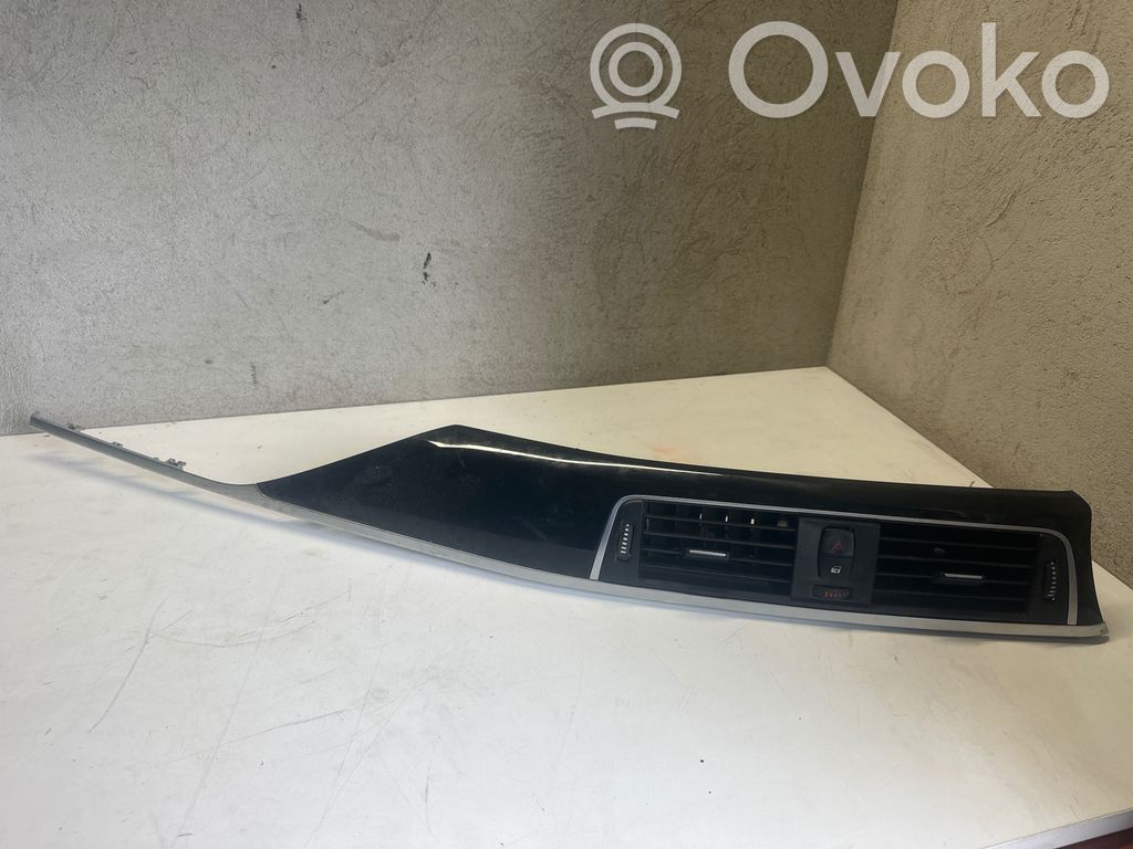 BMW 3 F30 F35 F31 Dysze / Kratki środkowego nawiewu deski rozdzielczej 