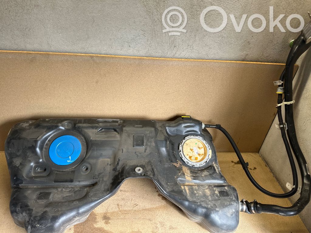 BMW 5 G30 G31 G38 Zbiornik paliwa 