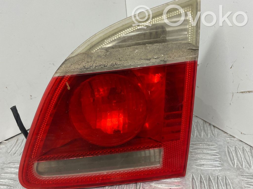 BMW 5 E60 E61 Aizmugurējais lukturis pārsegā 