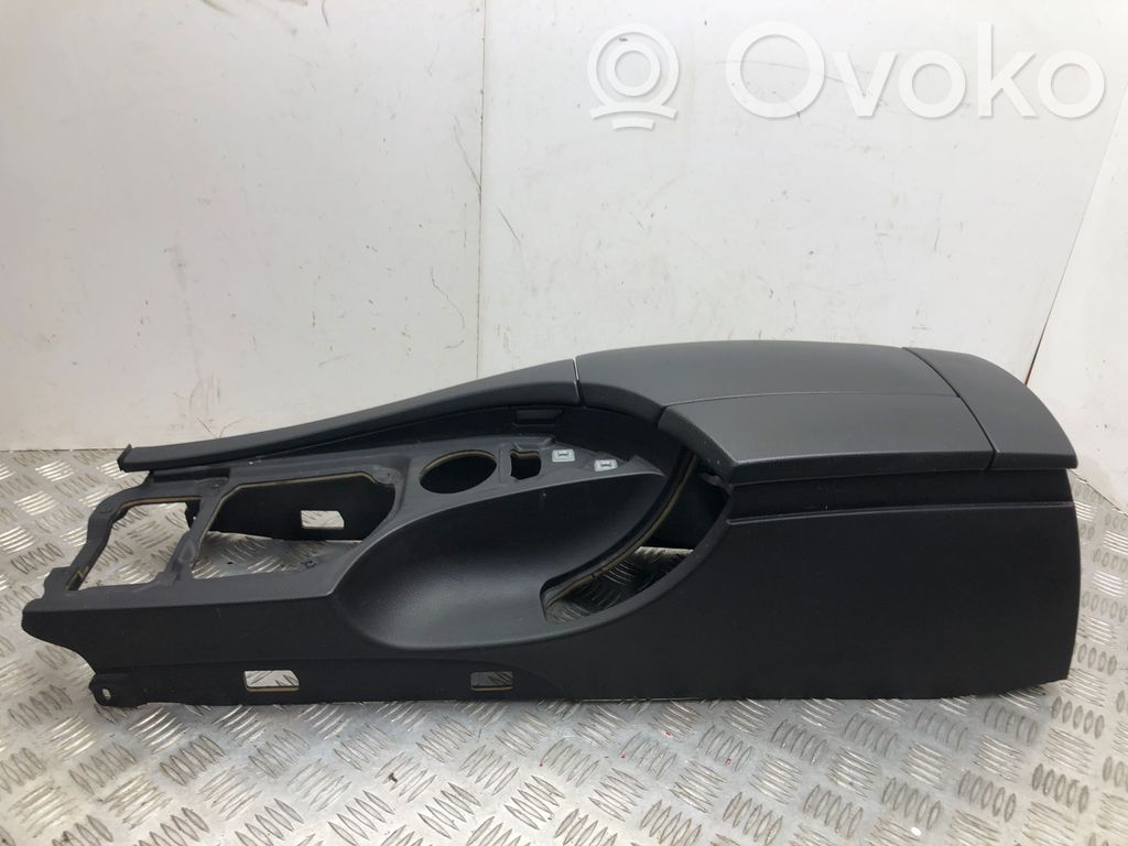 Armrest   7034086,7060013,72758413