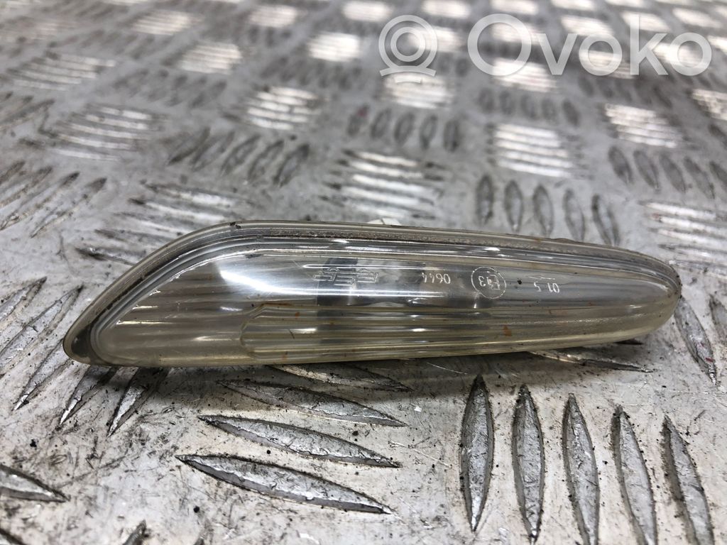 BMW 5 E60 E61 Front fender indicator light 
