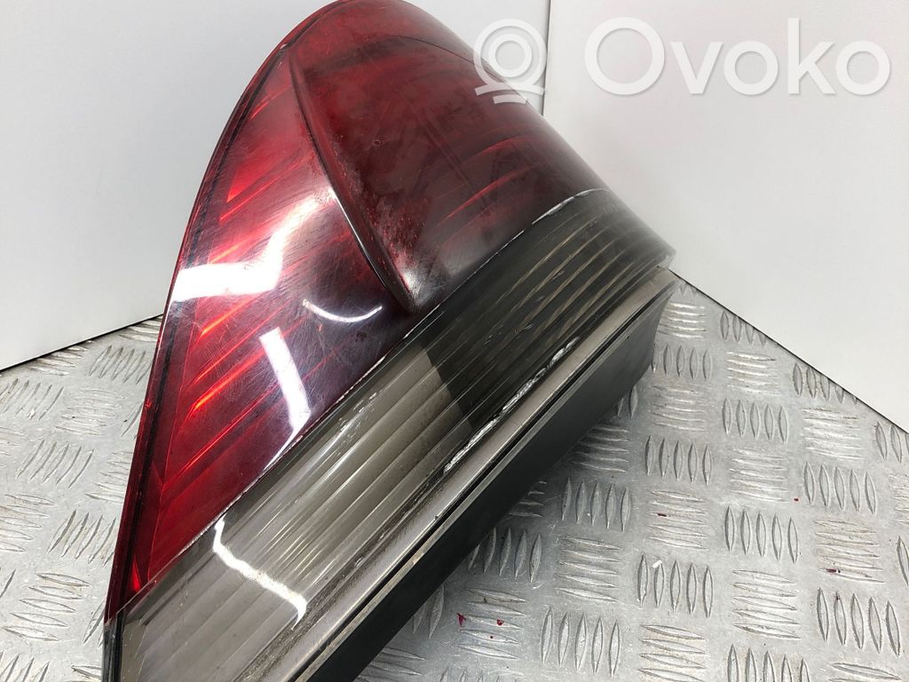 Rear/tail lights   15823803,6923306