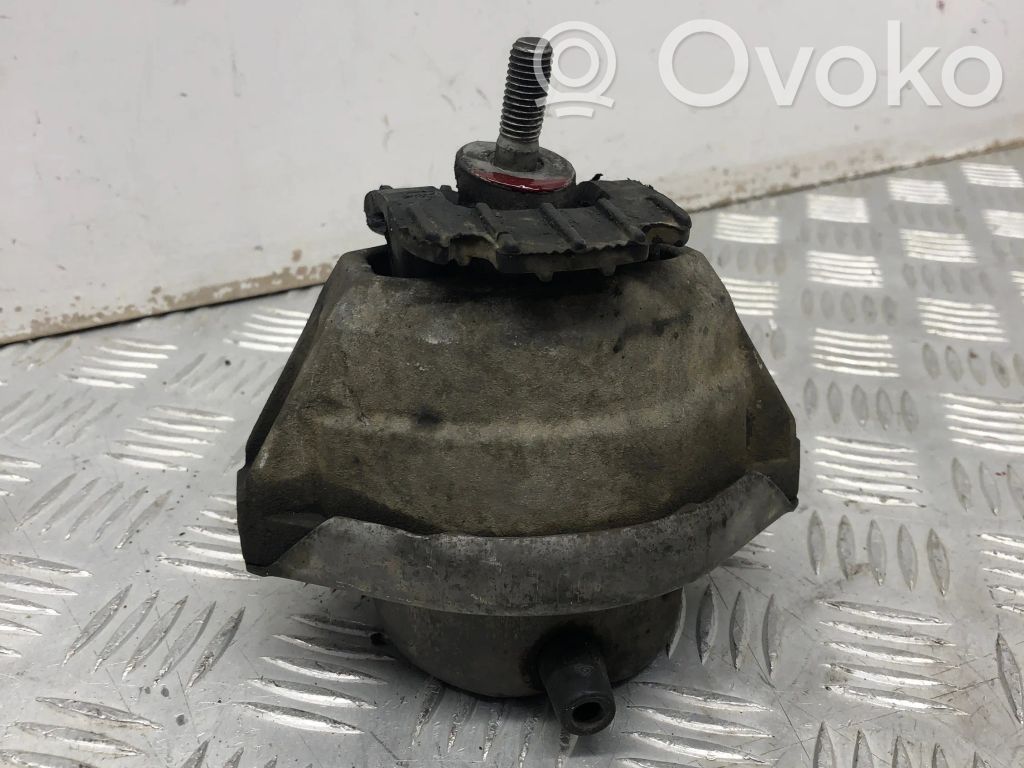 BMW 5 E60 E61 Engine mount bracket 