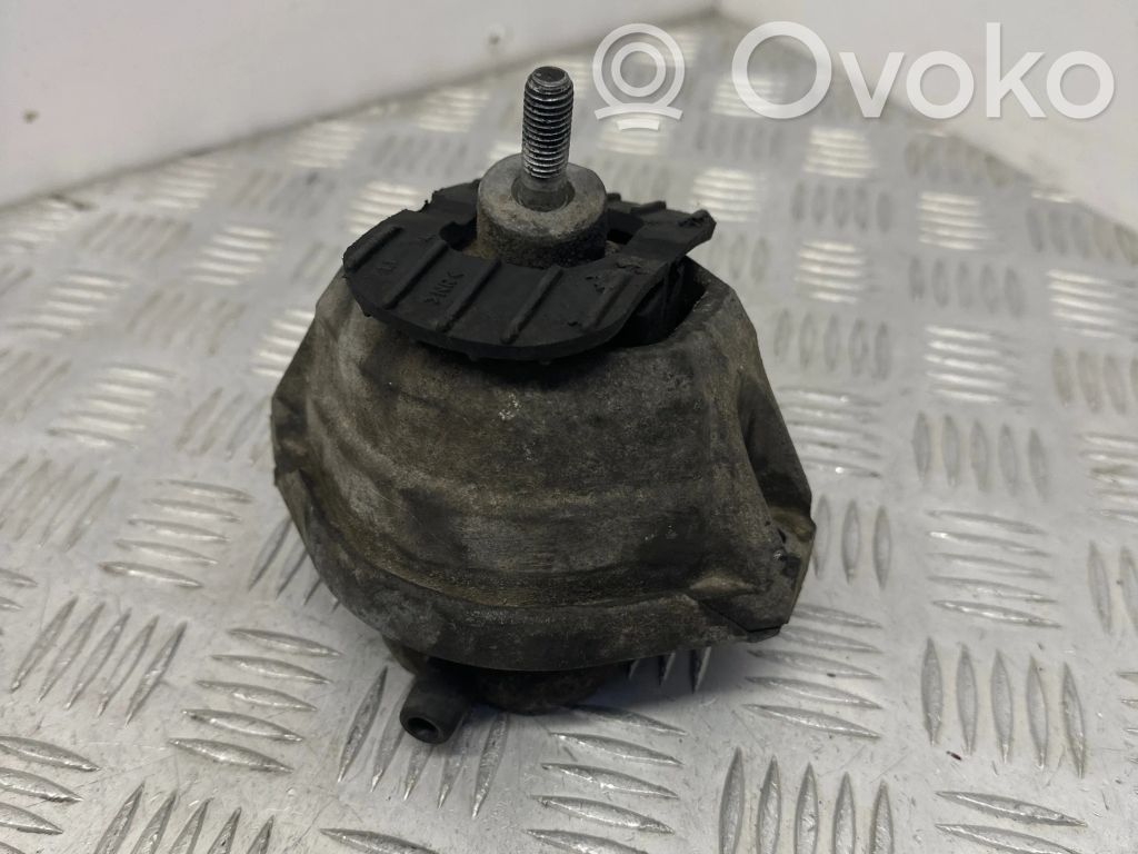 BMW 5 E60 E61 Engine mount bracket 