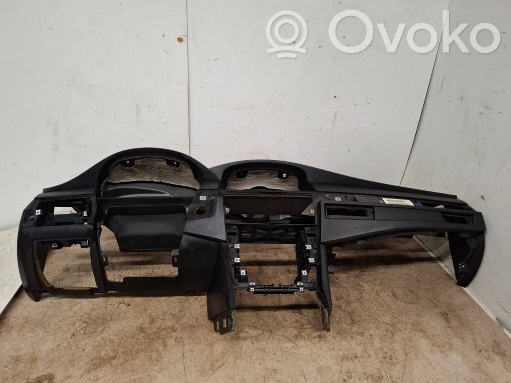 BMW 5 E60 E61 Panelė 