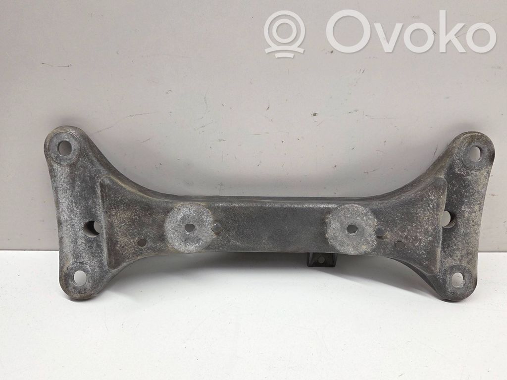 Gearbox mounting bracket   6760301