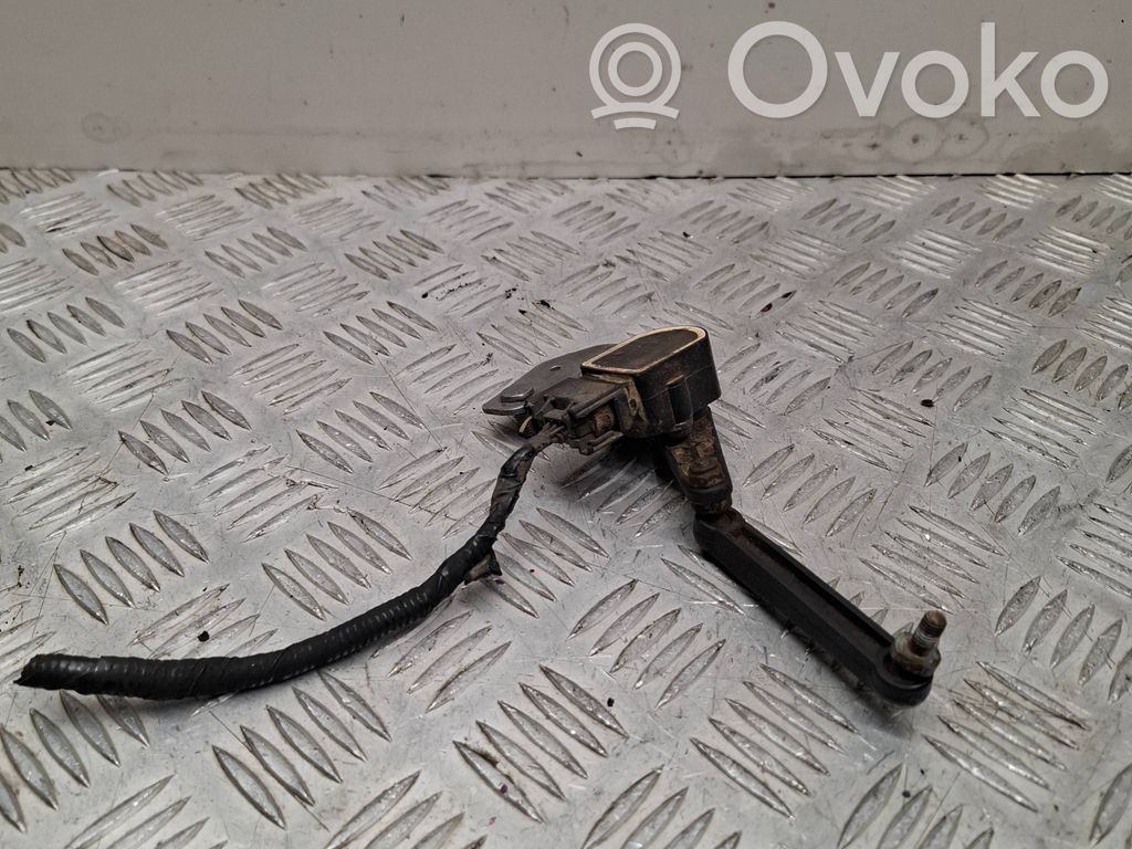 Headlight/headlamp level sensor   220905
