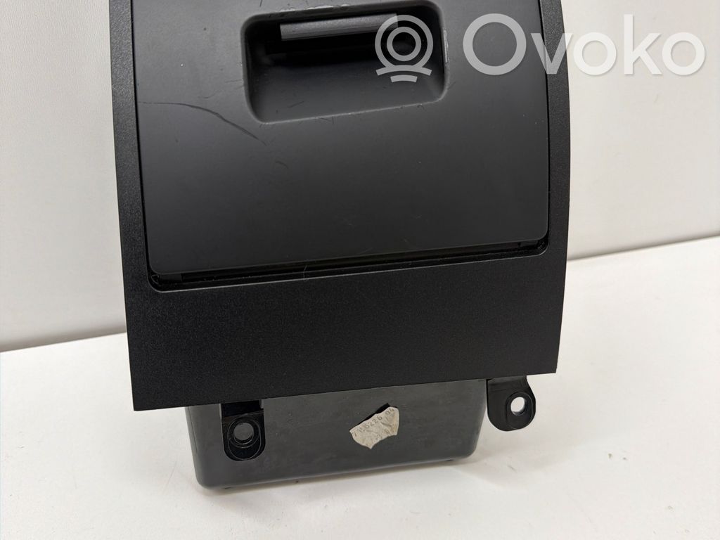 Hansikaslokero   585300105