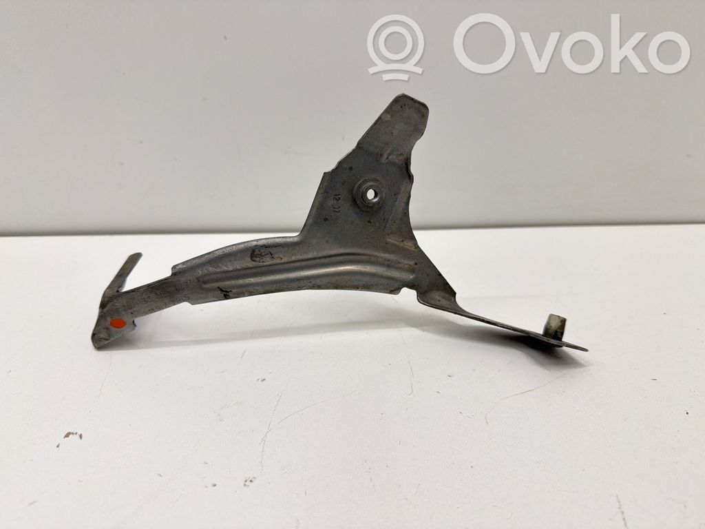 Fender mounting bracket   716145,112673,DEHA240LA