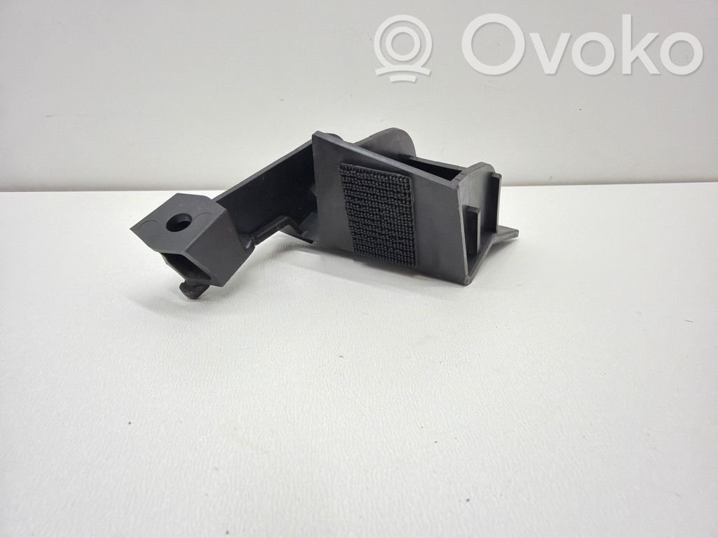 Tesla Model Y Sill supporting ledge 