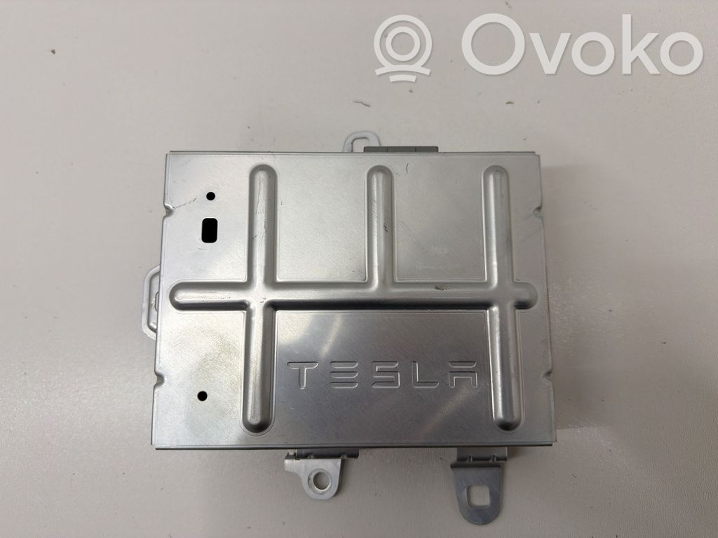 Tesla Model Y Garso stiprintuvas 