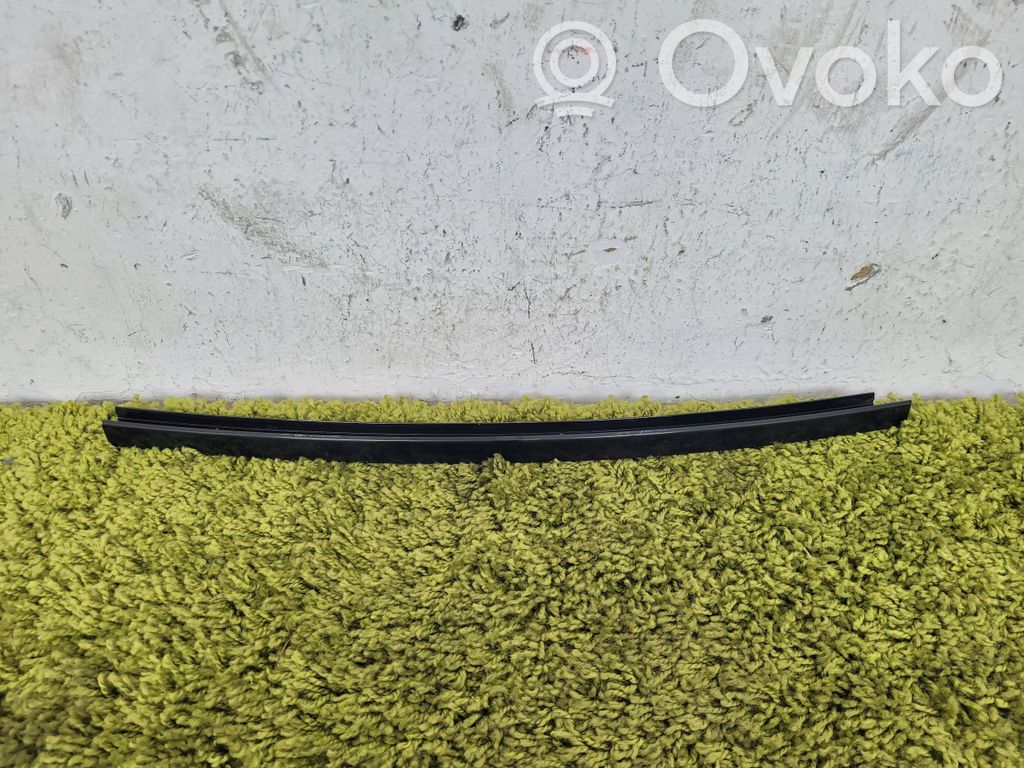 BMW 3 F30 F35 F31 Listwa szyby drzwi tylnych 