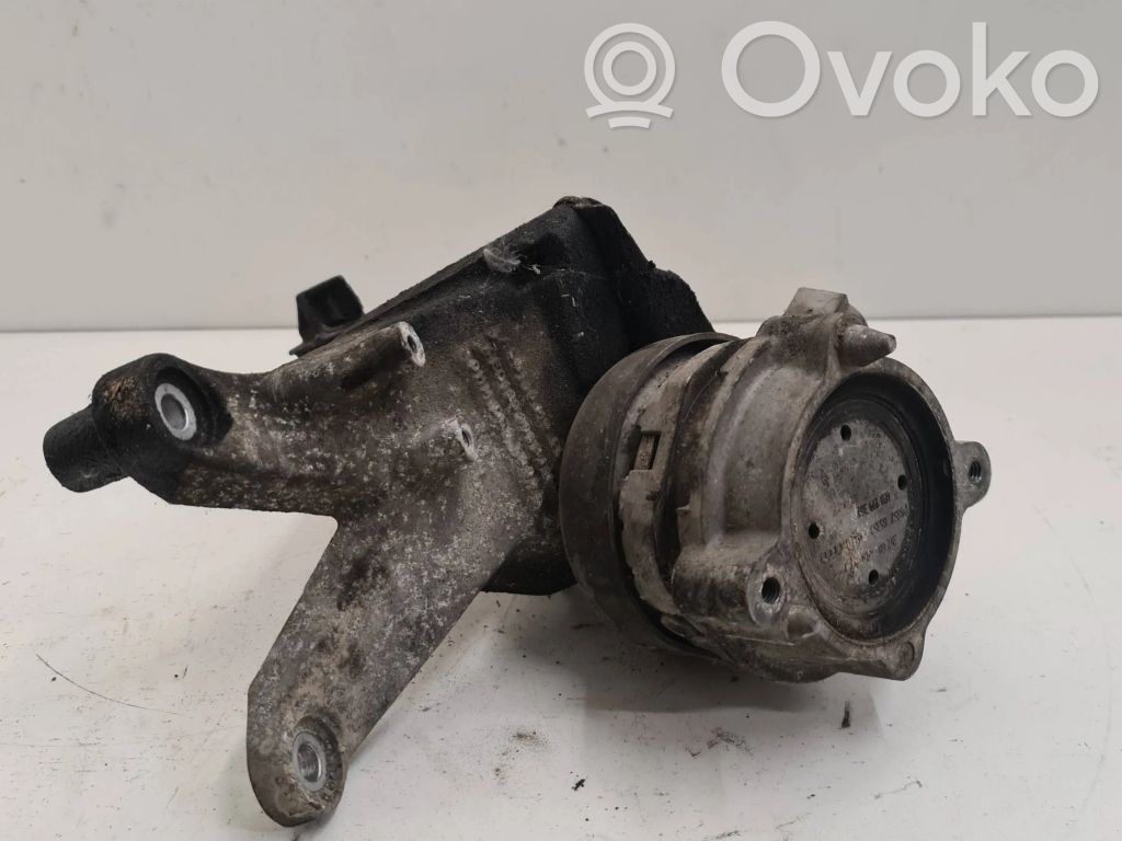 Audi A8 S8 D3 4E Engine mount bracket 