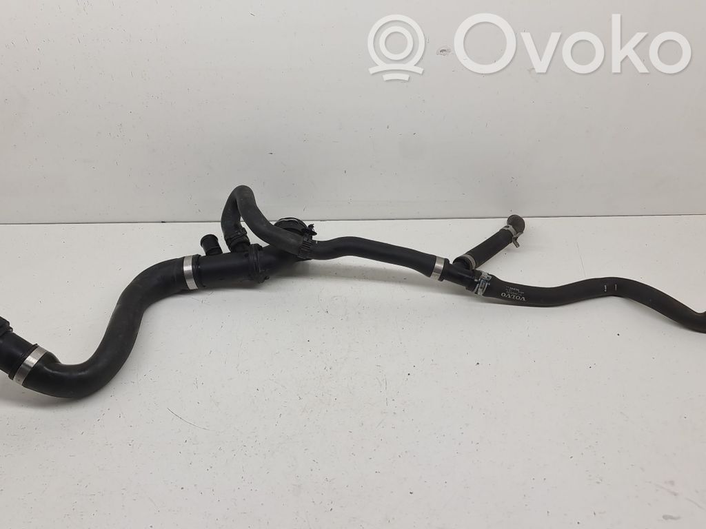 Volvo V60 Tubo flessibile del liquido di raffreddamento del motore 