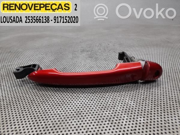 Manecilla externa puerta delantera