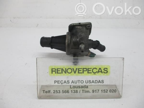 Opel Corsa C Termostaatin kotelo 