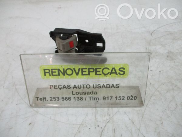 Manecilla interna puerta delantera