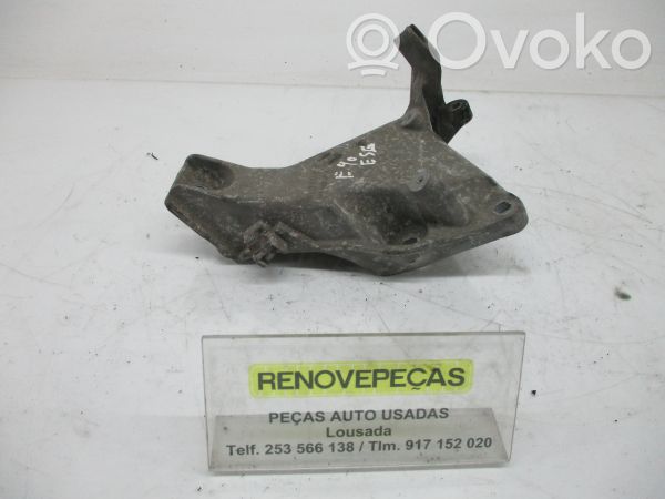 BMW 3 E90 E91 Engine mount bracket 