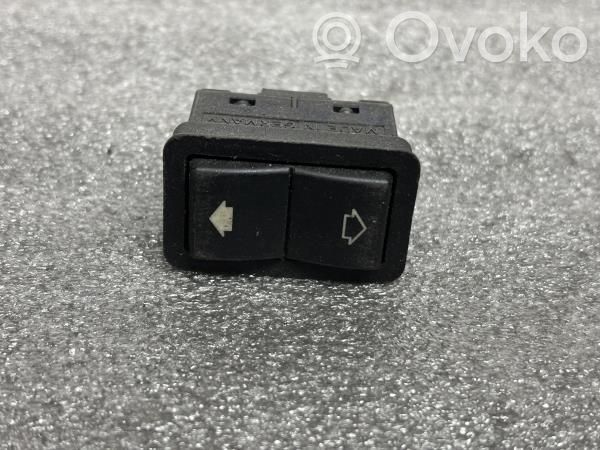 Electric window control switch   8368974